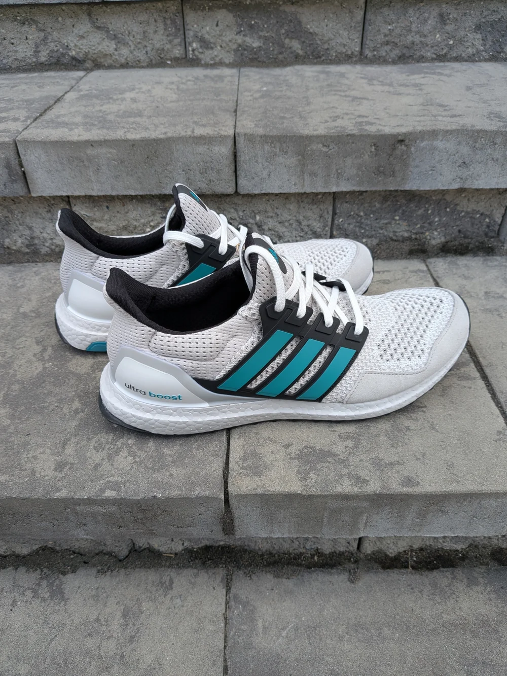 Sz 11.5 adidas UltraBoost 1.0 White Pure Teal JQ0823 Size Men’s Running Shoes